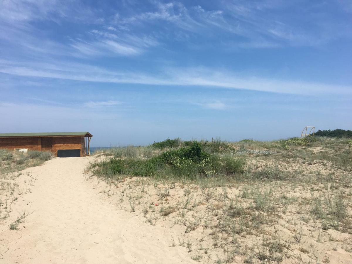 Sea Caravan/Camper On The Beach Kiten  Exterior photo